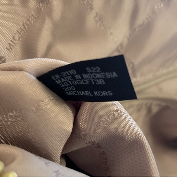 Michael Kors Large Zip-Top Bag, Never Used - Picture 10 of 14